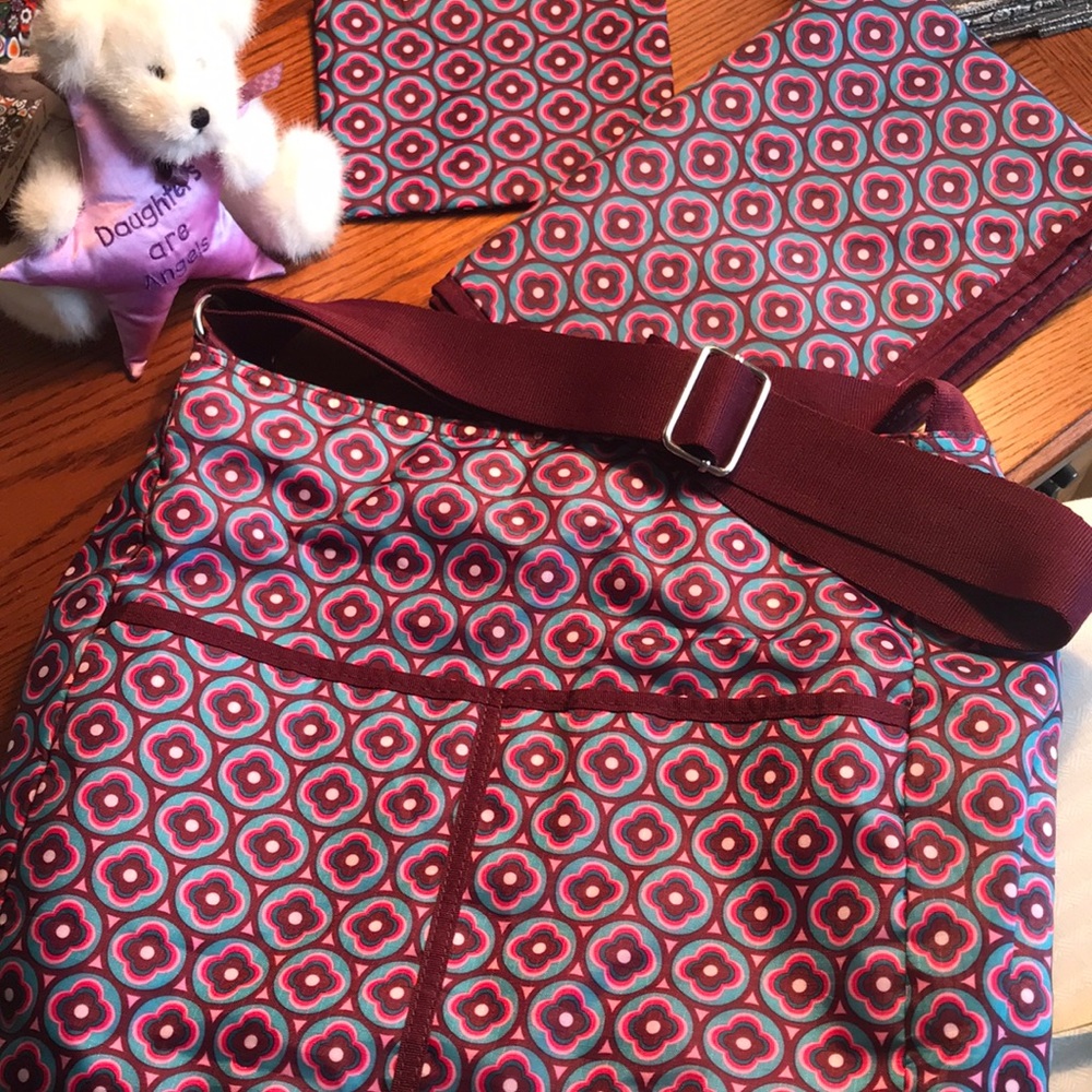 NWOT Trendy diaper bag in fun flower shape pattern